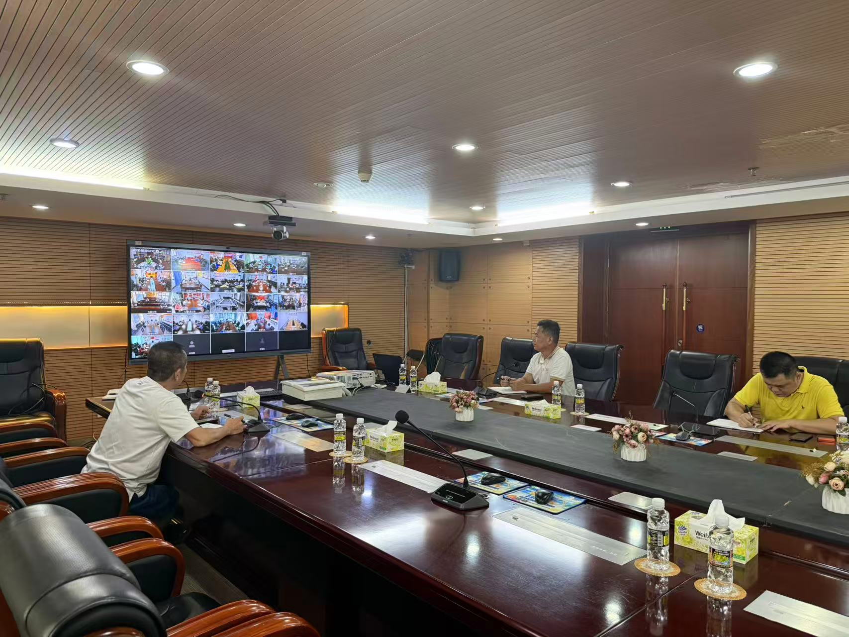 2025.10.4银河网页版登录入口召开防御台风“麦德姆”工作会议.jpg 2025.10.4银河网页版登录入口召开防御台风“麦德姆”工作会议.jpg