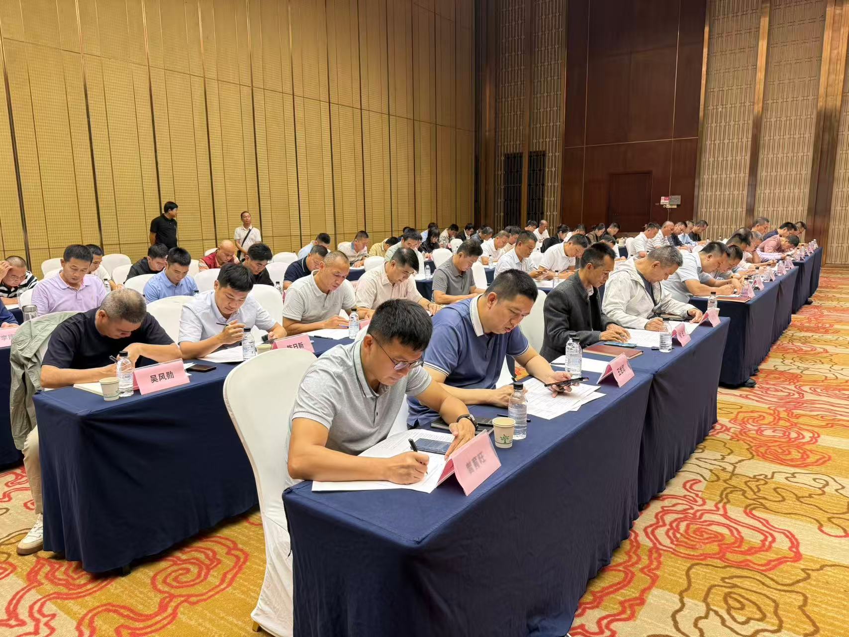 微信图片_20251031210248.jpg 微信图片_20251031210248.jpg